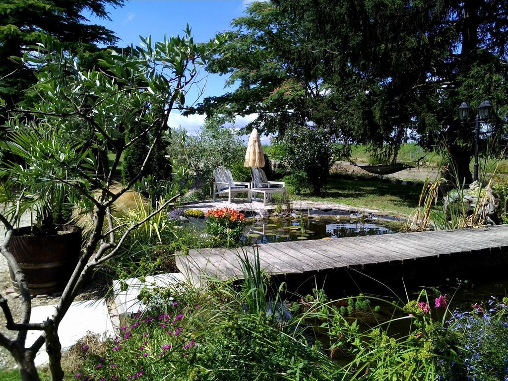 Bed and Breakfast Le Bassin Du Tertre Fronsac  Esterno foto